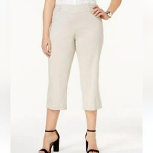 JM Collection - Solid Stud Embellished High Rise Stonewall color Capris Size XL